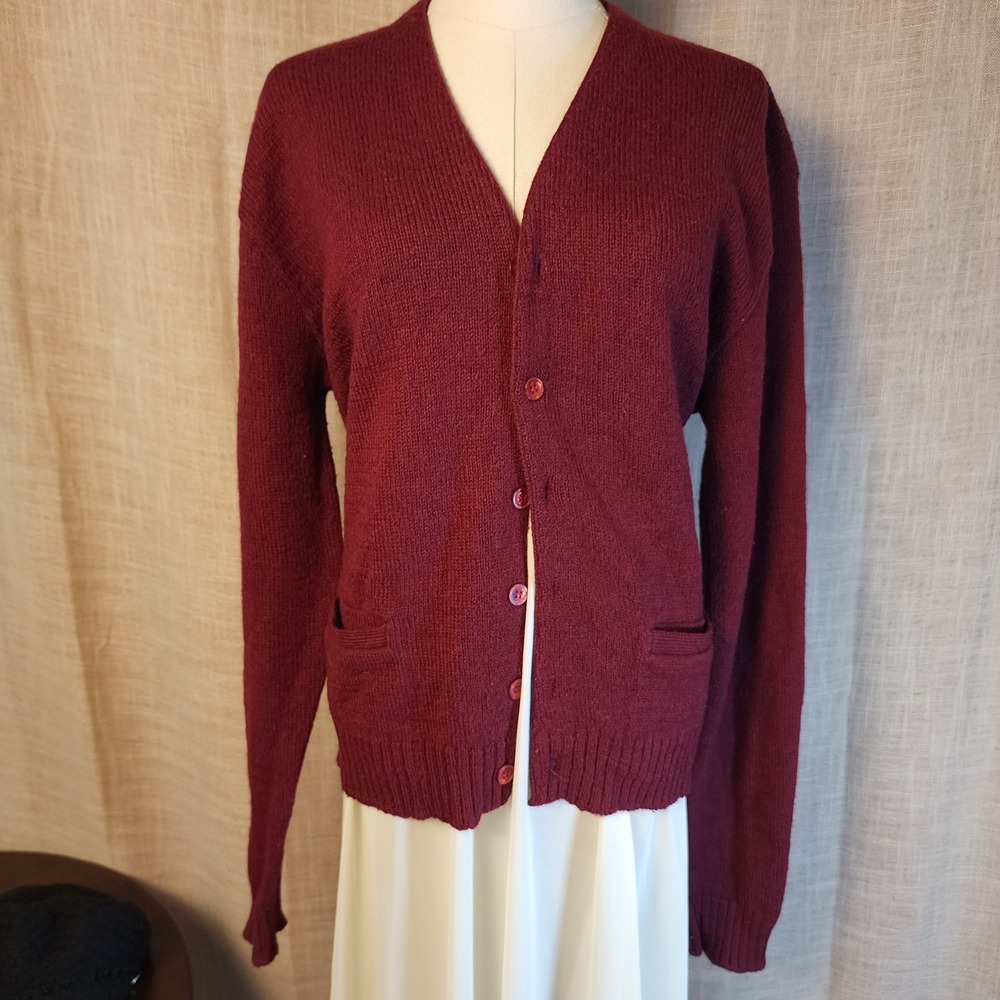 Jantzen Scotch Tumbler Vintage Cardigan Sweater Burgundy Knit V-Neck Button Up